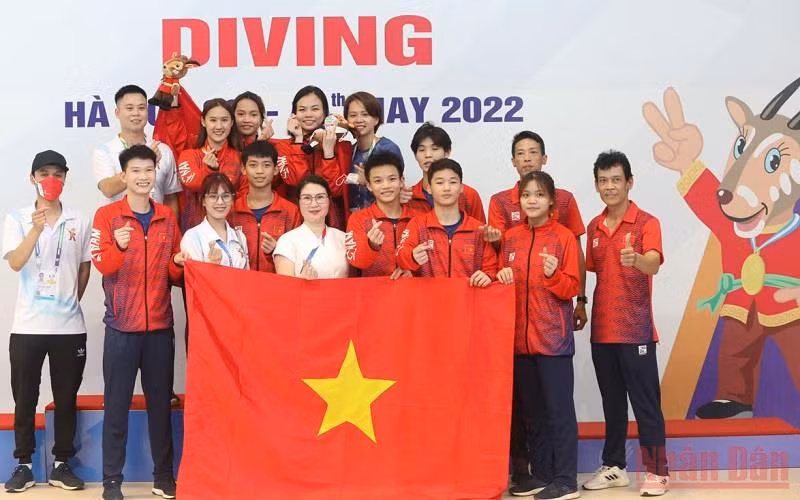 Sau 2 ngày thi đấu, đội tuyển nhảy cầu mang về cho đoàn thể thao Việt Nam 2 huy chương Bạc, 1 huy chương Đồng. (Ảnh: KHIẾU MINH)