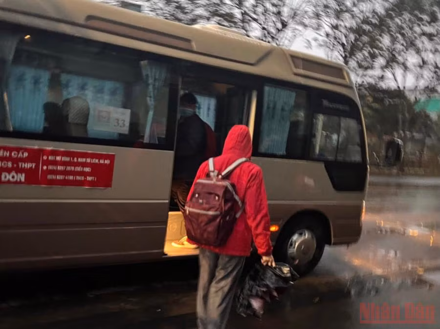 Học sinh Hà Nội háo hức trở lại trường -0