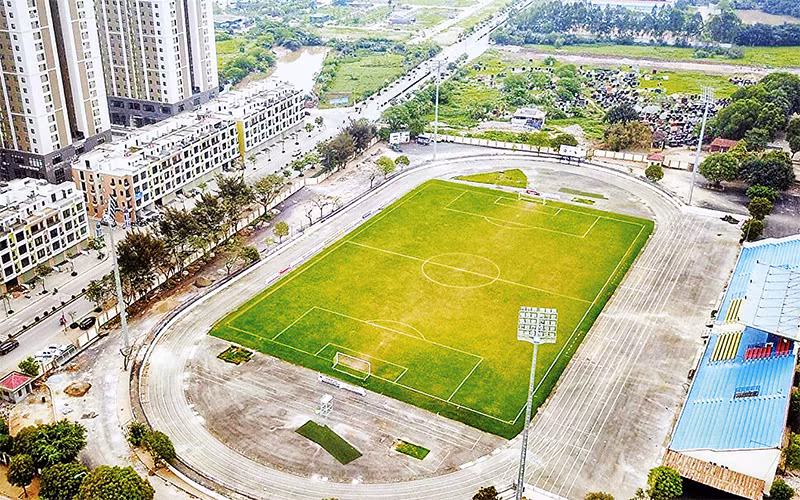 Sân vận động huyện Thanh Trì được đề xuất làm điểm trung chuyển nông sản, hàng hóa thiết yếu. Ảnh: THÀNH ĐẠT