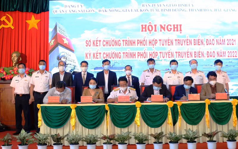 Đảng ủy Quân cảng Sài Gòn ký kết chương trình phối hợp tuyên truyền năm 2022 với Ban Tuyên giáo các tỉnh Đắk Nông, Thanh Hóa, Hậu Giang, Kon Tum, Gia Lai và Bình Dương. 