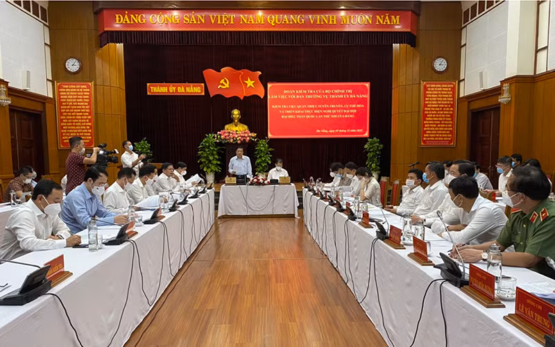Quang cảnh buổi làm việc.