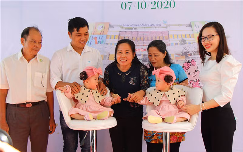 Song Nhi trong ngày xuất viện.