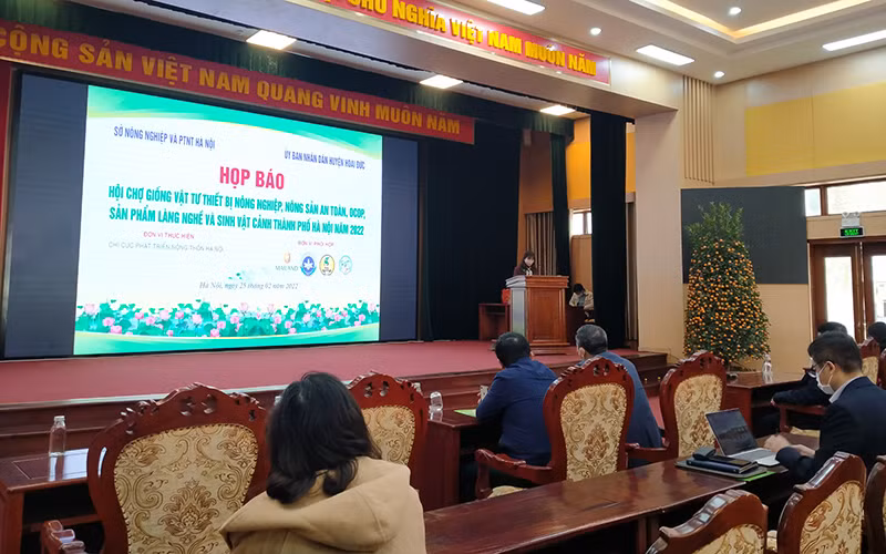 Quang cảnh họp báo.