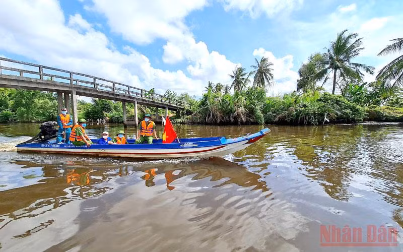 Cà Mau tăng cường tuần tra, kiểm soát tuyến đường thủy.