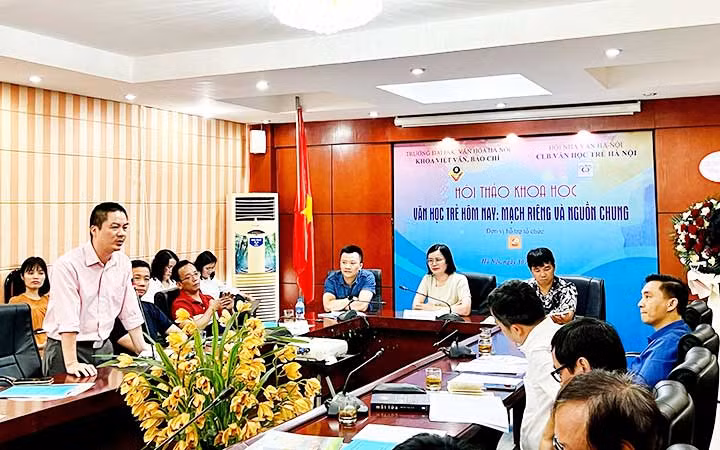Hội thảo khoa học về văn học trẻ do Trường đại học Văn hóa Hà Nội tổ chức. (Ảnh: MỸ HẠNH)