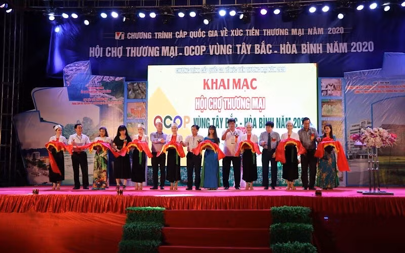 Khai mạc Hội chợ OCOP vùng Tây Bắc - Hòa Bình 2020