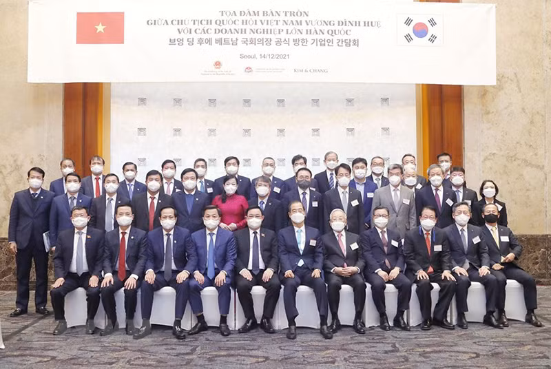 Chủ tịch Quốc hội dự tọa đàm với các doanh nghiệp hàng đầu Hàn Quốc -4