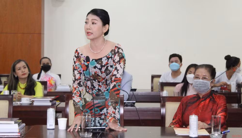 Thành phố Hồ Chí Minh họp mặt văn nghệ sĩ -0