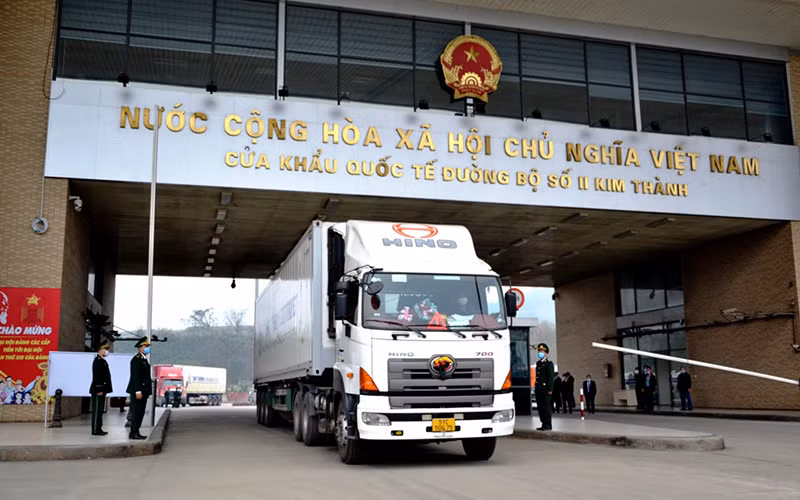 Lào Cai tạm dừng tiếp nhận phương tiện chở trái cây tươi đến Cửa khẩu đường bộ Kim Thành -0