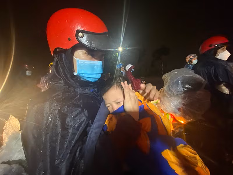 Kiệt sức trên đường hồi hương -0