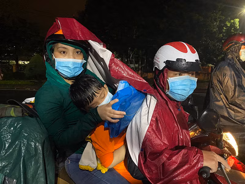 Kiệt sức trên đường hồi hương -0
