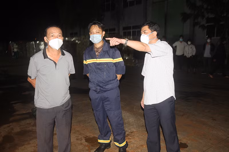 Đồng Nai: Cháy dữ dội trong đêm tại Khu công nghiệp Suối Tre -0