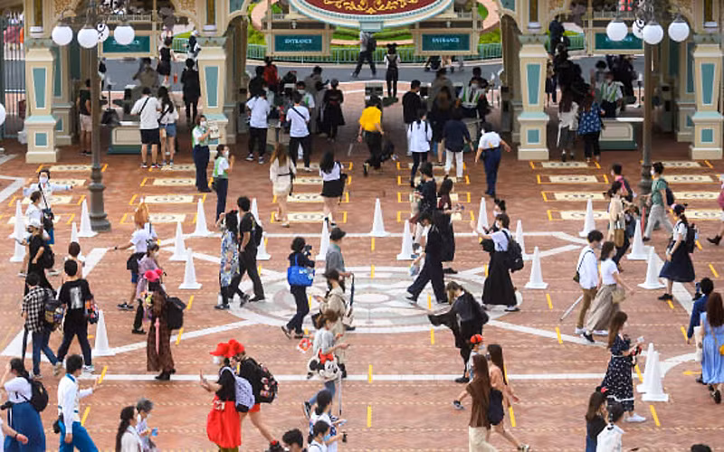 Disneyland châu Á mở lại, châu Mỹ tiếp tục lỡ hẹn -0