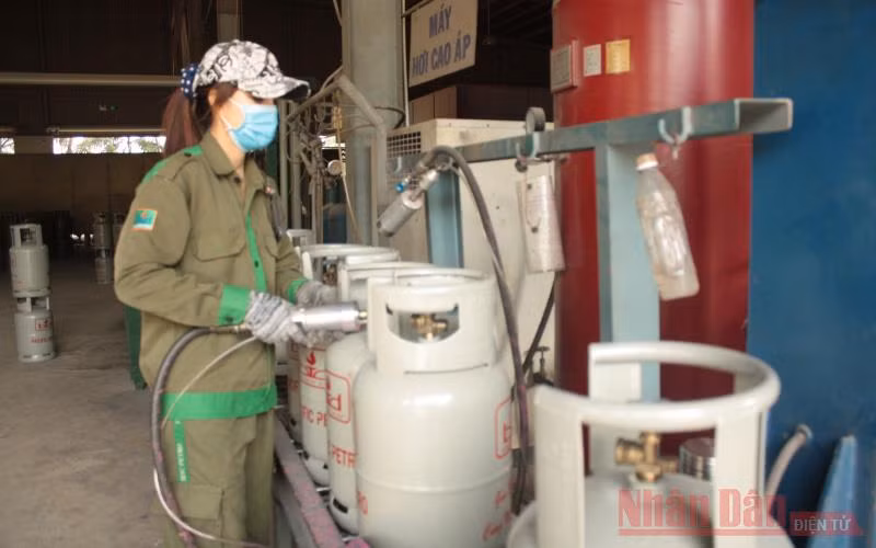 Giá gas bán lẻ tăng giá liên tiếp 7 lần kể từ tháng 7-2020.