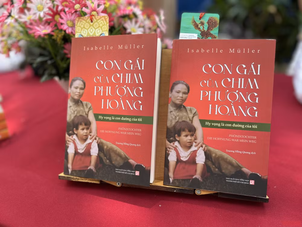 Cuốn sách “Con gái của chim Phượng hoàng - Hy vọng là con đường của tôi” của Isabelle Müller.