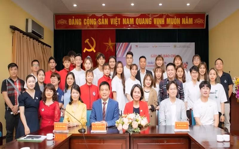 Các thành viên đội tuyển Taekwondo Việt Nam tham gia quảng bá cho Cúp Đại sứ Hàn Quốc 2021.