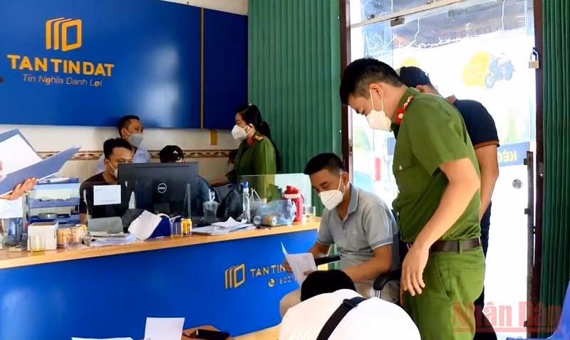 Công an TP Phan Thiết (Bình Thuận) bắt 2 đối tượng trong đường dây cho vay nặng lãi liên tỉnh -0