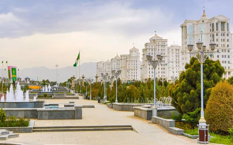 Một công viên tại thủ đô Ashgabat. (Ảnh: Alamy)