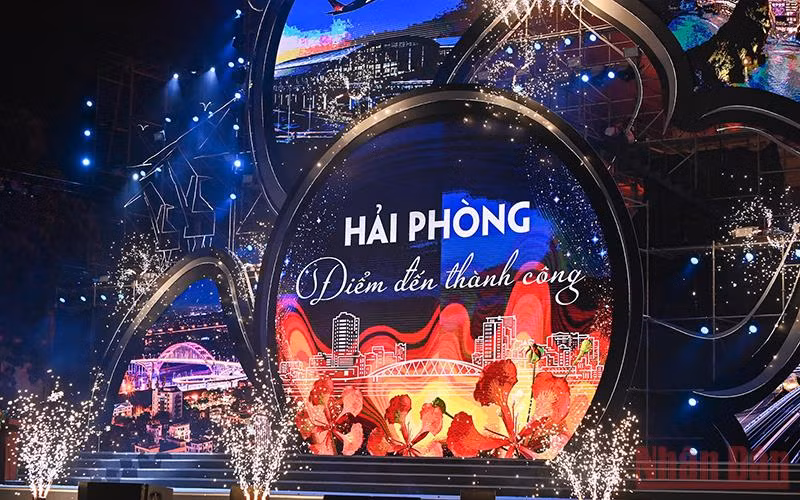 Đây là năm thứ 9 thành phố Hải Phòng tổ chức Lễ hội Hoa Phượng Đỏ gắn với kỷ niệm 67 năm Ngày giải phóng Hải Phòng (13/5/1955–13/5/2022).