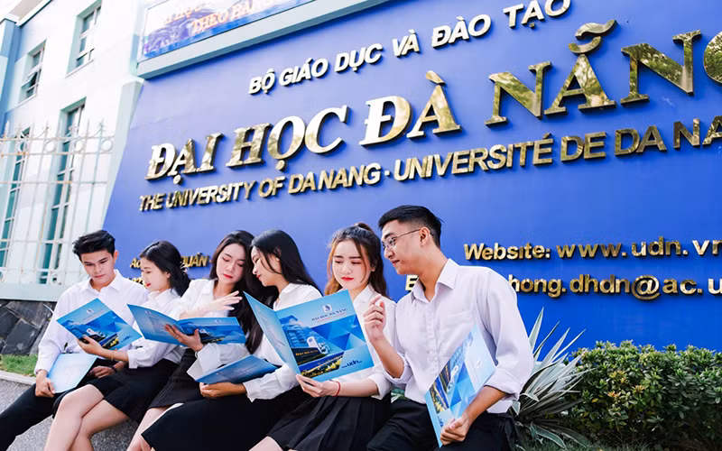 Phát triển Đại học Đà Nẵng thành Đại học Quốc gia Đà Nẵng.