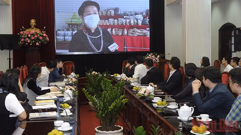 Báo Nhân Dân tổng kết công tác thông tin, tuyên truyền về dân tộc-tôn giáo năm 2021 -0