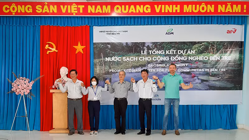 Các đại biểu tại lễ tổng kết dự án. Ảnh: AFV