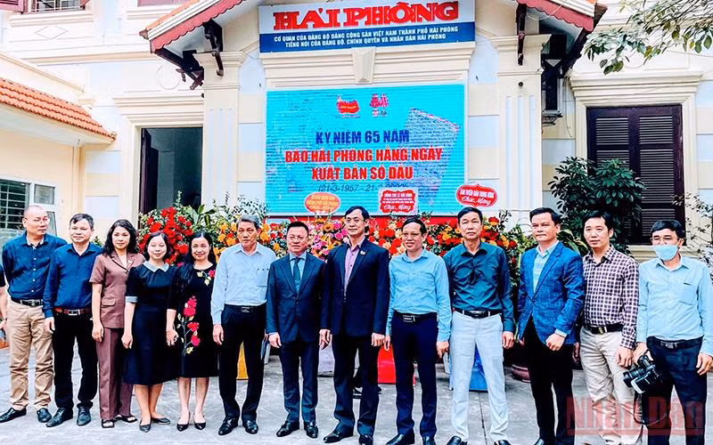 Tổng Biên tập Báo Nhân Dân Lê Quốc Minh thăm và làm việc với Báo Hải Phòng -0