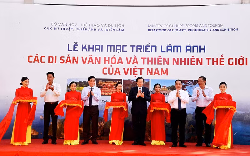 Triển lãm ảnh các di sản văn hóa và thiên nhiên thế giới của Việt Nam tại Phú Quốc -0