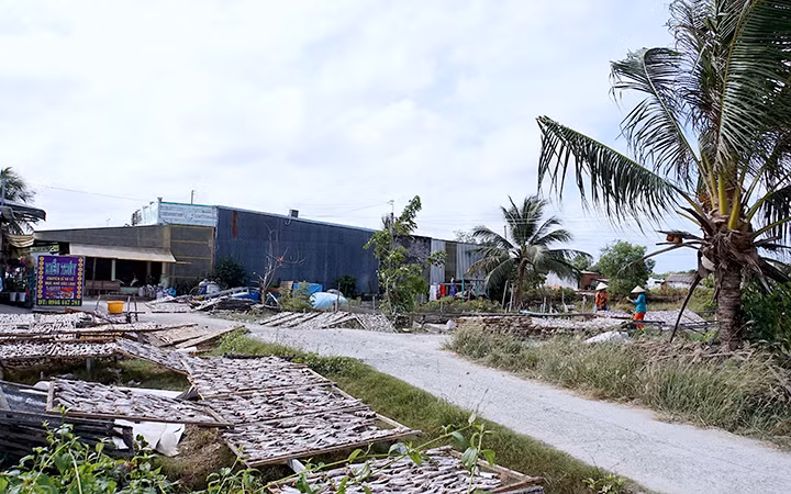 Căn nhà của bà Điệp xây dựng trái phép trên phần đất của ông Phú, đến nay vẫn chưa bị cưỡng chế.