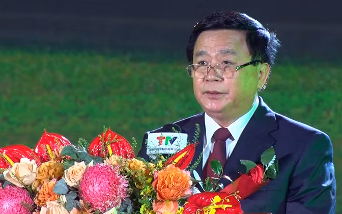 Đồng chí Nguyễn Xuân Thắng, Ủy viên Bộ Chính trị, Giám đốc Học viện Chính trị quốc gia Hồ Chí Minh, Chủ tịch Hội đồng Lý luận Trung ương phát biểu tại buổi lễ.