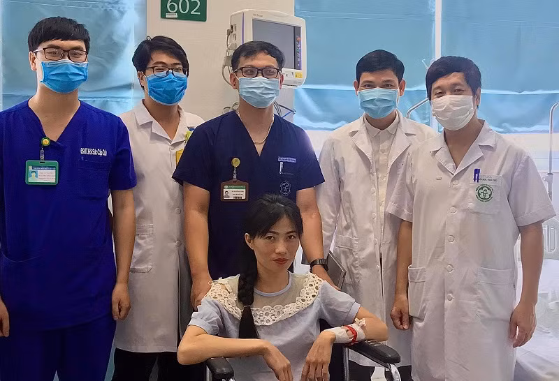 Kỳ tích cứu sống bệnh nhân bị sốc phản vệ, ngừng tim 60 phút -0
