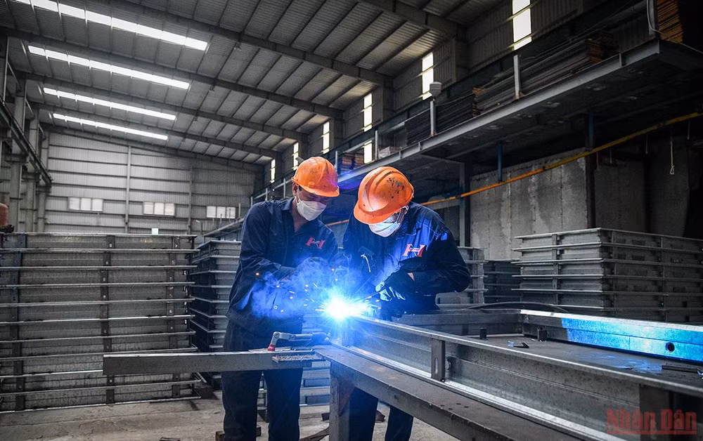 Các doanh nghiệp trong nước nỗ lực vượt khó, tăng đà phục hồi -0
