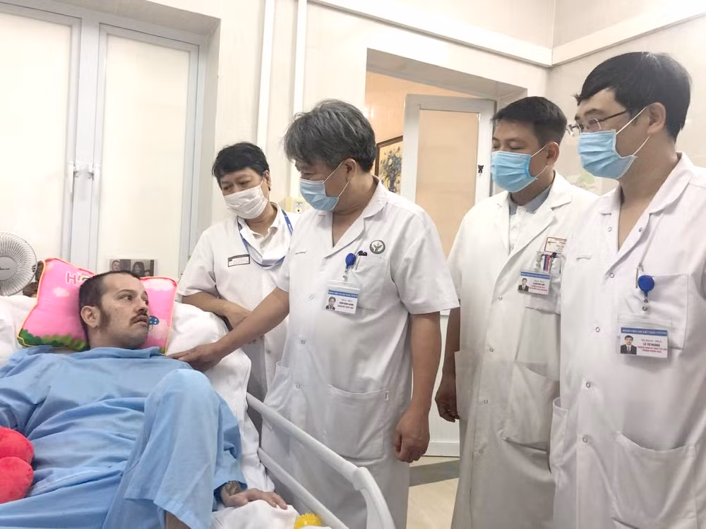 Hồi sinh kỳ diệu cho người nước ngoài mắc kẹt tại Việt Nam -0