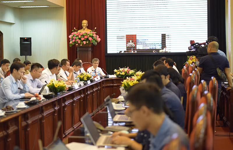 Tọa đàm trực tuyến “Kinh tế tư nhân đầu tư hạ tầng, phát triển năng lượng sạch” -0