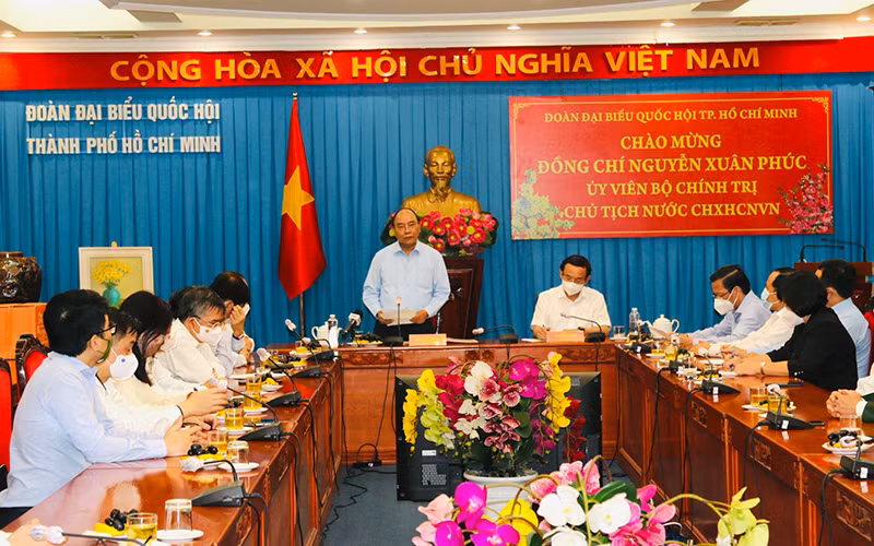 Chủ tịch nước Nguyễn Xuân Phúc phát biểu chỉ đạo tại buổi làm việc. 