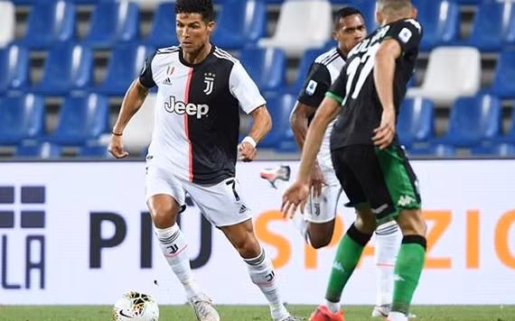 Cristiano Ronaldo đã có một trận đấu “im hơi lặng tiếng” trước Sassuolo. (Ảnh: Reuters)