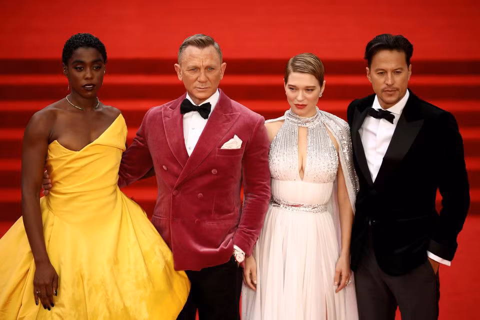Tập mới nhất của James Bond làm bùng nổ phòng vé -0