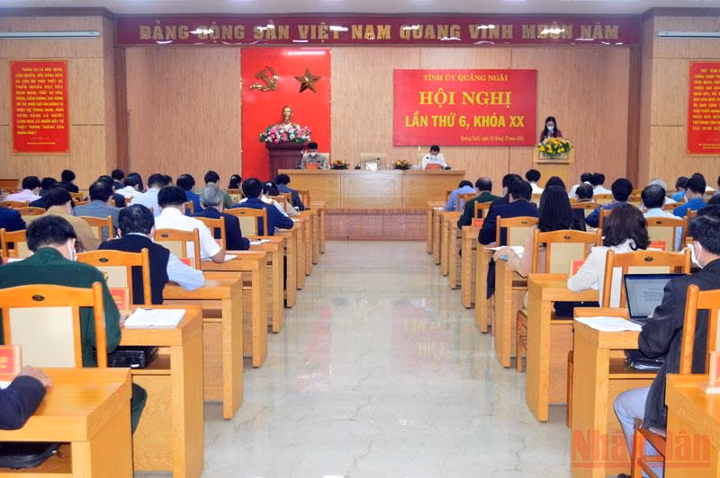 Quang cảnh Hội nghị Tỉnh ủy Quảng Ngãi lần thứ 6, khóa 20.