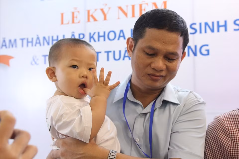 Cạn khô nước mắt vì 20 năm mải miết 