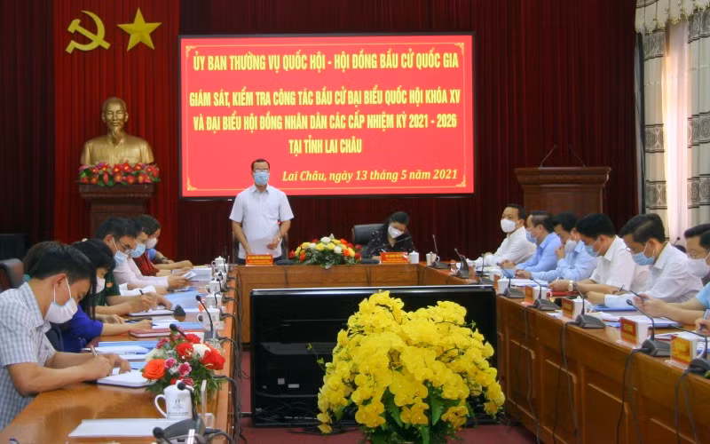 Đoàn công tác làm việc với tỉnh Lai Châu về công tác chuẩn bị bầu cử.