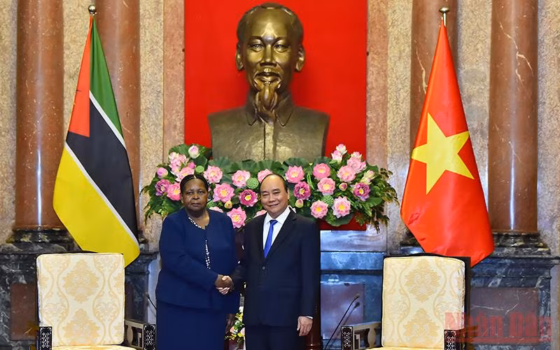 Chủ tịch nước Nguyễn Xuân Phúc tiếp Chủ tịch Quốc hội nước Cộng hòa Mozambique Esperanca Laurinda Francisco Nhiuane Bias.