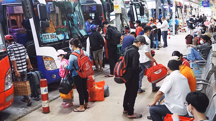 Để người dân về quê đón Tết thuận lợi và an toàn -0
