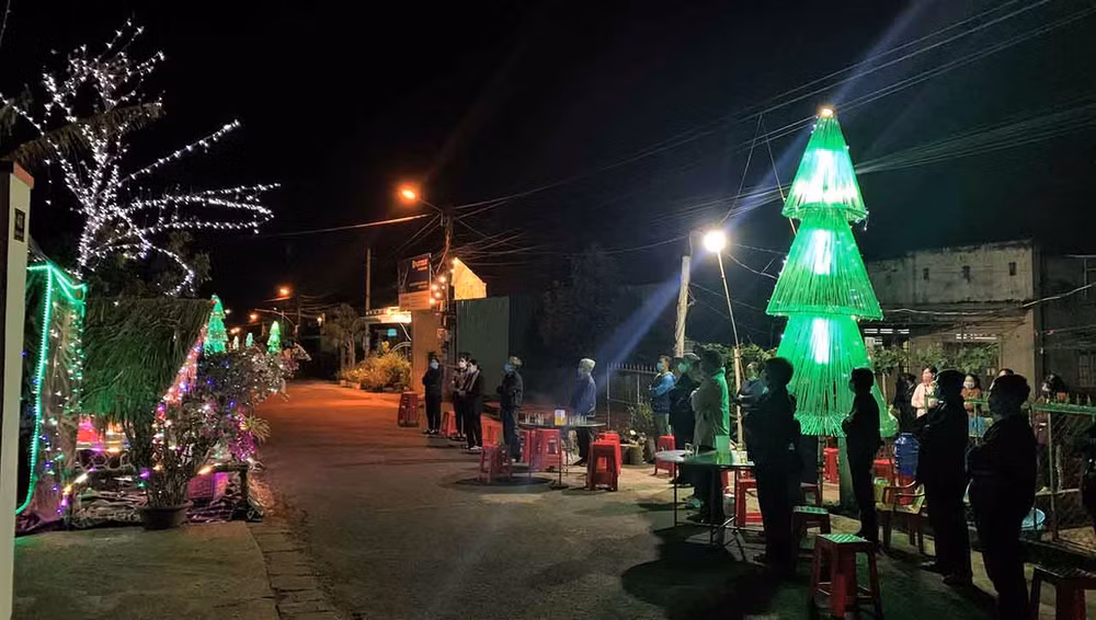 Châu Sơn-mùa Giáng sinh vui tươi, ấm áp và an lành -5