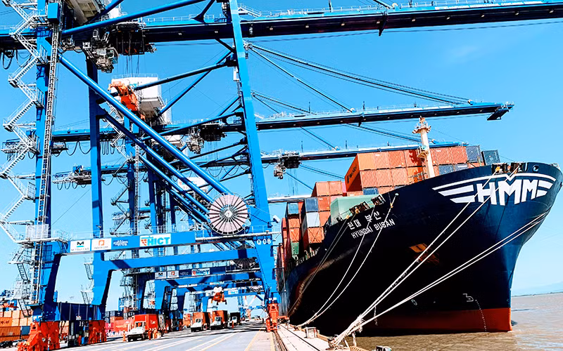 Cảng cửa ngõ quốc tế Hải Phòng tại Lạch Huyện đang trở thành một trung tâm logistics lớn của khu vực. Ảnh: NGÔ QUANG DŨNG