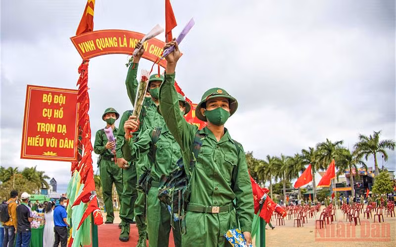 Gần 3.000 thanh niên ở Đắk Lắk hăng hái lên đường thực hiện nghĩa vụ quân sự năm 2022 -0