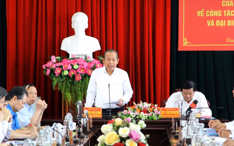 Phó Thủ tướng Thường trực Chính phủ Trương Hòa Bình phát biểu tại buổi làm việc.