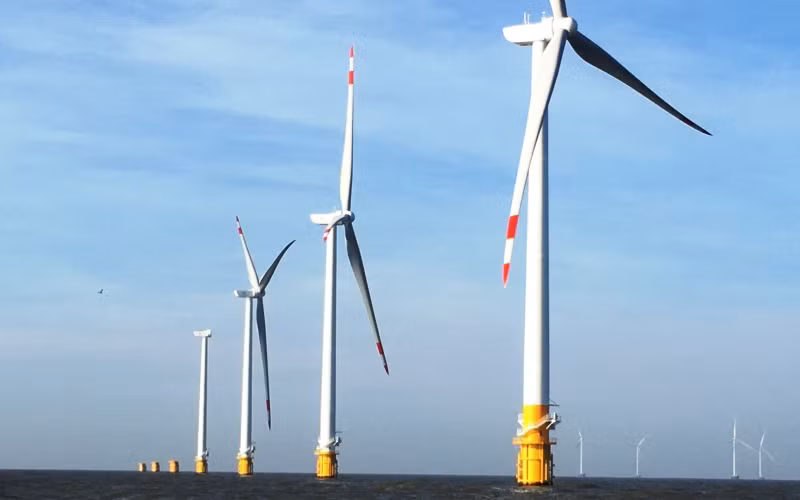 Các dự án điện gió ven biển tỉnh Bến Tre góp phần phát triển kinh tế-xã hội tại địa phương.