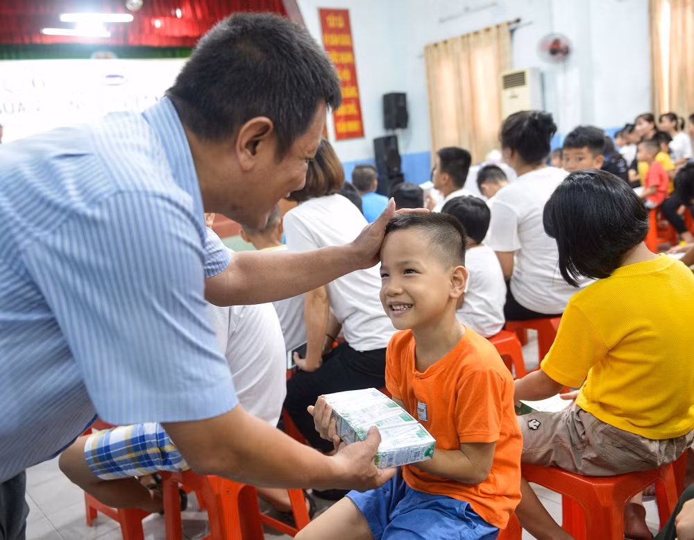Quỹ sữa vươn cao Việt Nam tiếp tục hành trình kết nối yêu thương tại TP Hồ Chí Minh -0