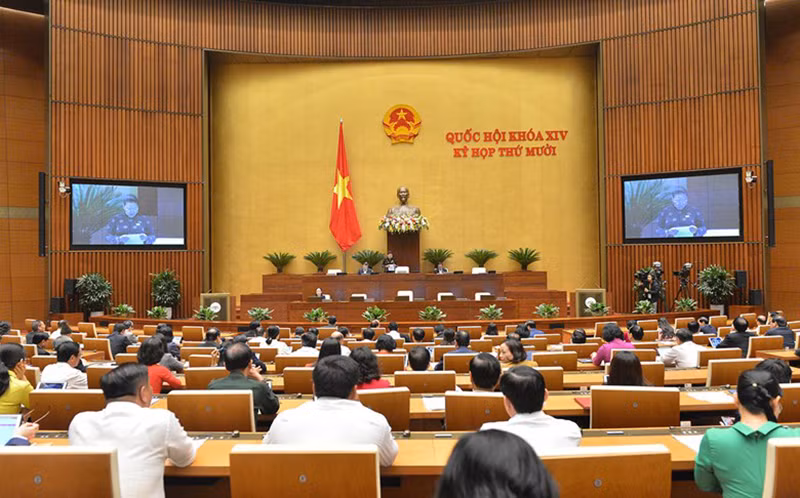 Phiên họp toàn thể tại Hội trường sáng 2-11.
