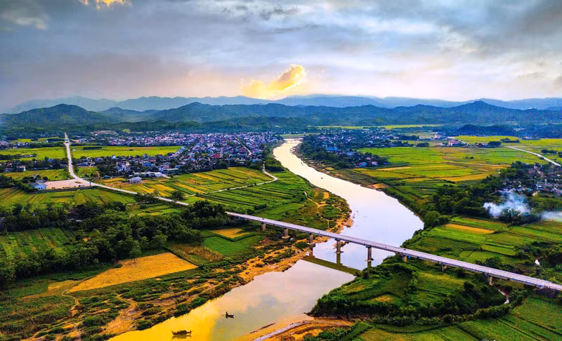 Một góc huyện nông thôn mới Hương Sơn. (Ảnh: ÁNH DƯƠNG)